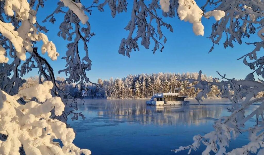 Sauna cruise in Vuoksi River in Imatra