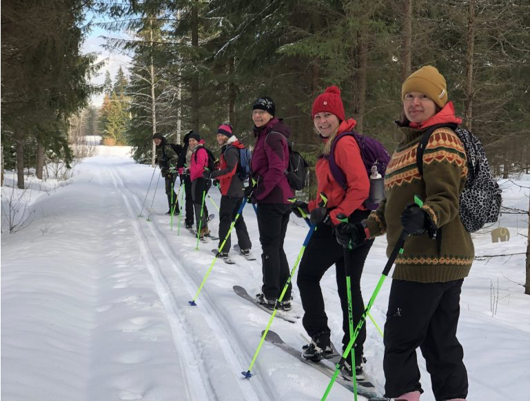 Skiing with Discover Saimaa