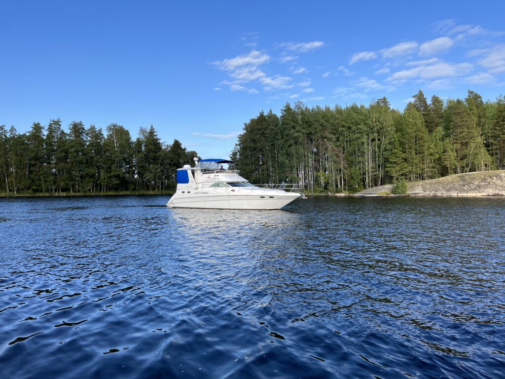 Charter cruises on Lake Saimaa