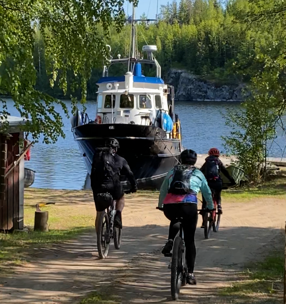 Cycling and adventure cruise on Lake Saimaa